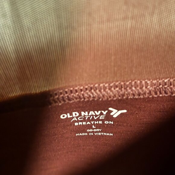 Old Navy Active Breathe on Loose Mesh Go Dry workout cropped top SZ: Large - Picture 5 of 10